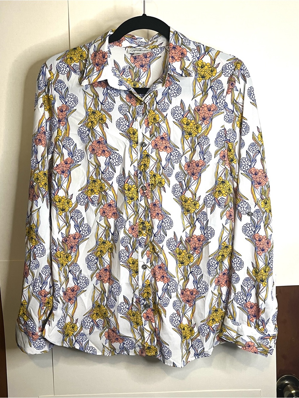 Jaclyn Smith Collection Women’s Size S Floral Polyester Button Down Shirt